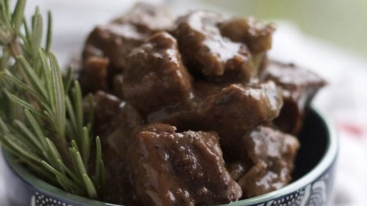 Crockpot Balsamic Beef With Rosemary. Photo credit Lauren's Latest.