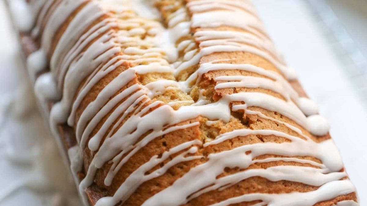 Delicious Lemon Poppy Seed Bread. Photo credit Lauren's Latest. (1)