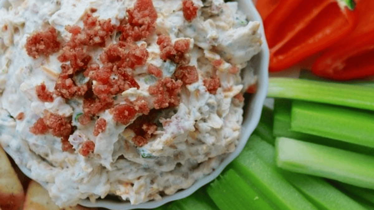 Easy Bacon Cheddar Ranch Dip For Summer. Photo credit Lauren's Latest.