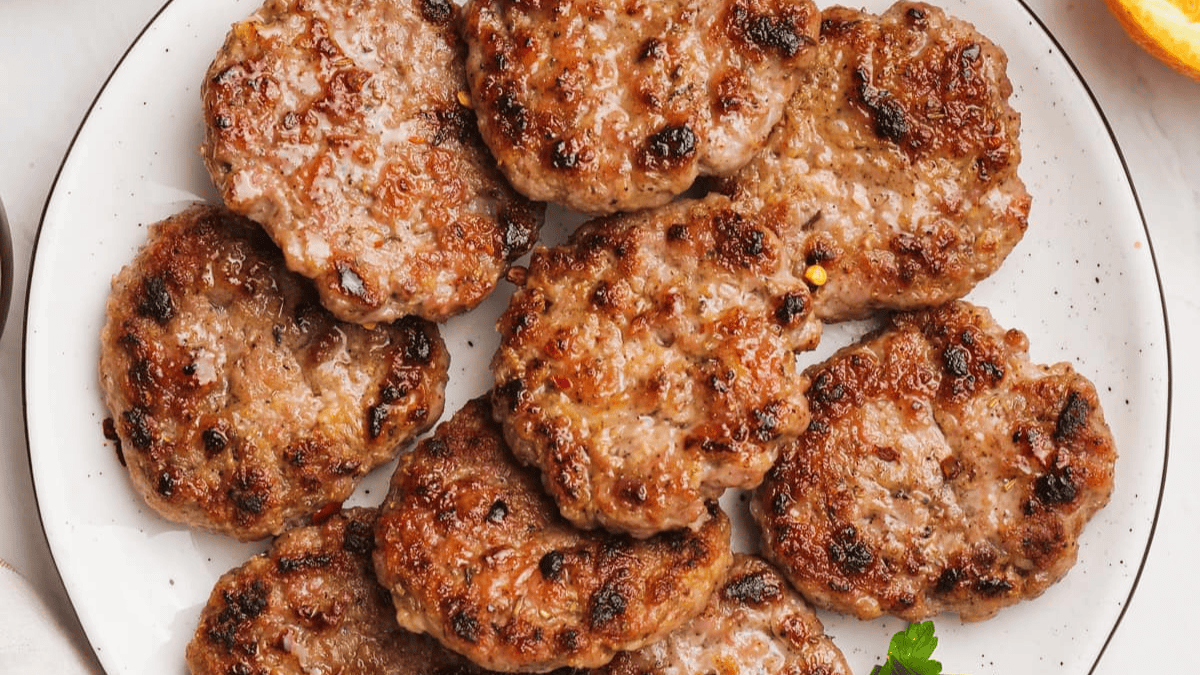 Easy Homemade Breakfast Sausage Recipe. Photo credit Lauren's Latest.