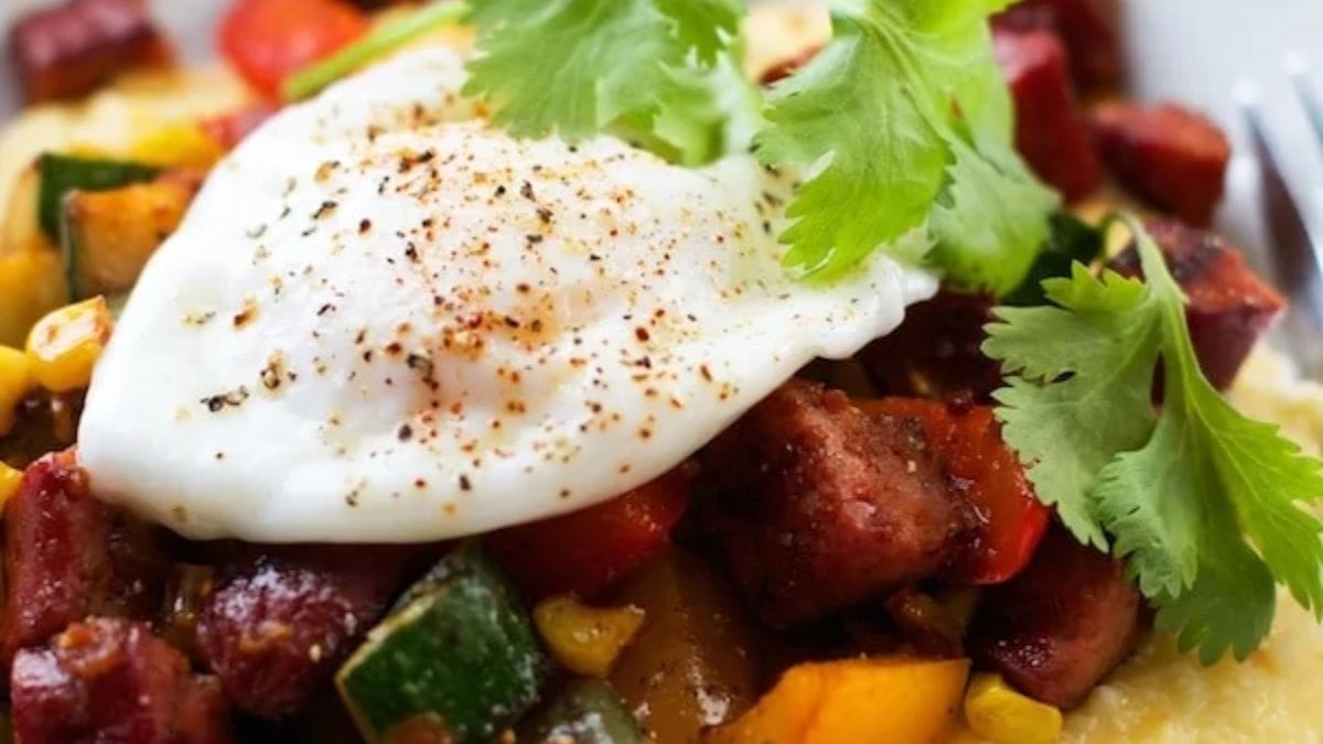 Jalapeño Cheese Grits With Poached Eggs And Hash. Photo credit Lauren's Latest.