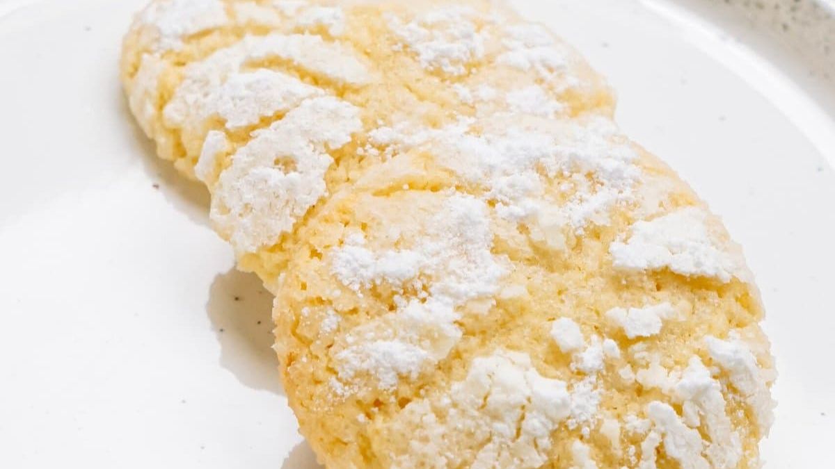 Lemon Crinkle Cookies. Photo credit Lauren's Latest.