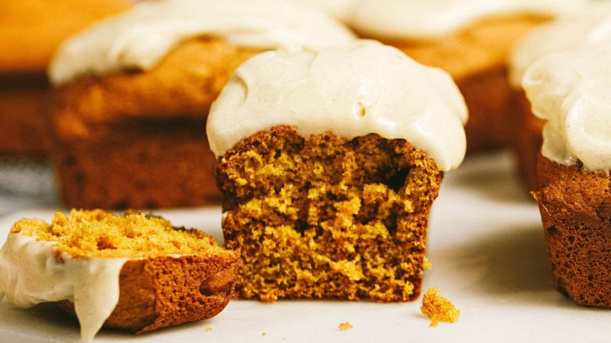 Mini Pumpkin Bread Recipe. Photo credit Lauren's Latest.