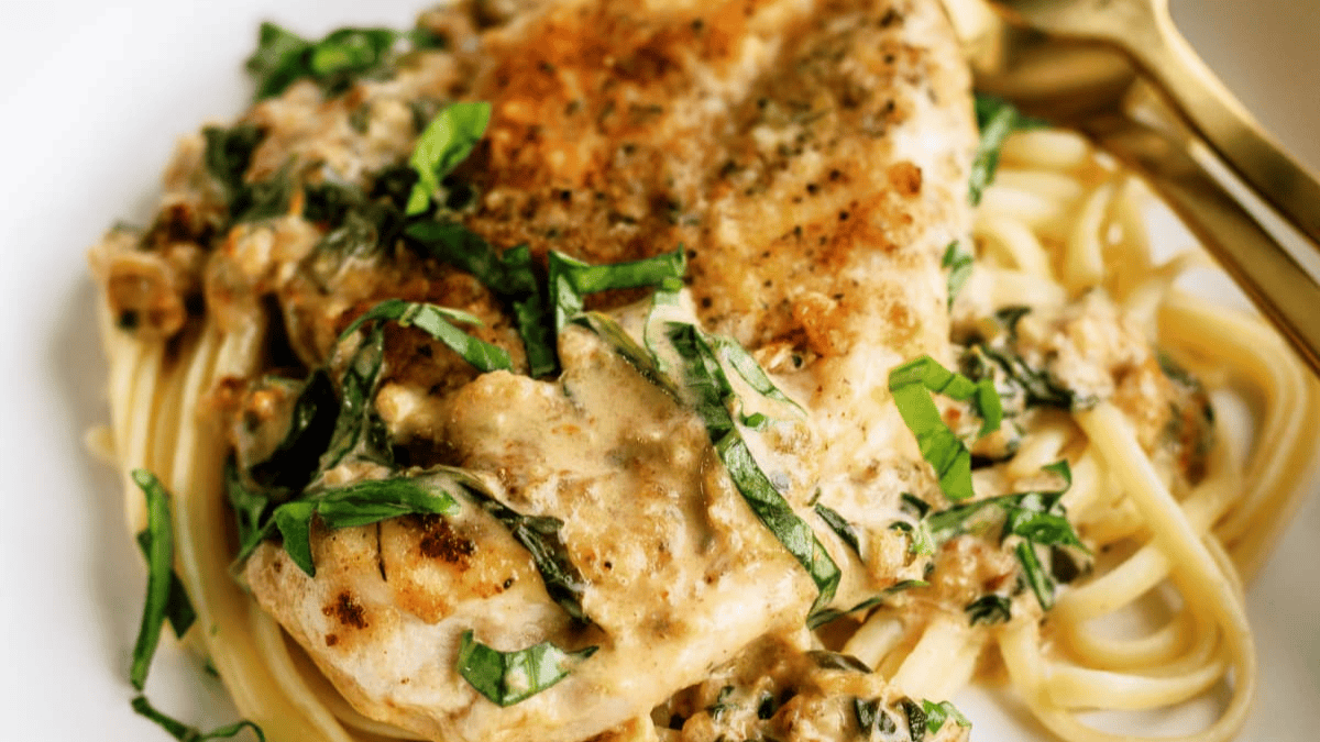 Parmesan Tuscan Chicken Recipe. Photo credit Lauren's Latest.