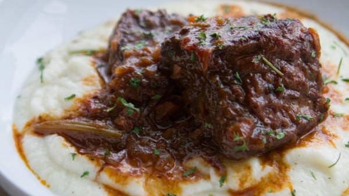 Red Wine Braised Short Ribs. Photo credit Lauren's Latest.