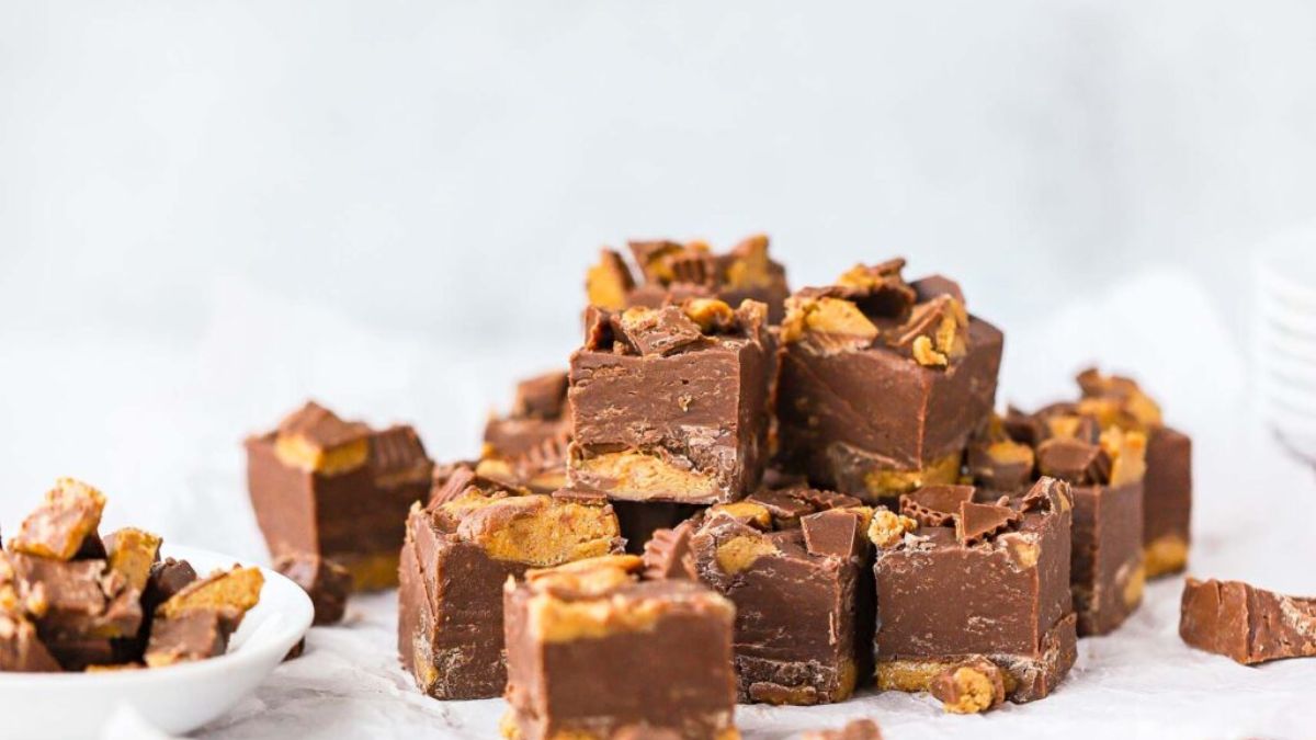 Reese's Peanut Butter Cup Fudge. Photo credit Lauren's Latest.