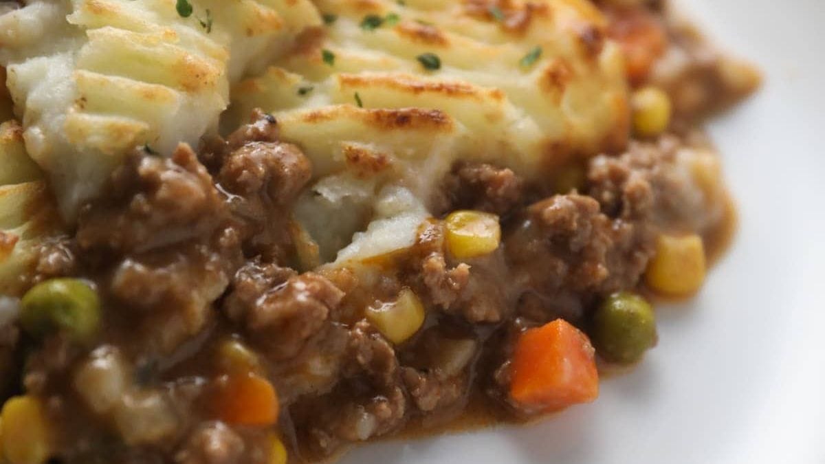 Simple Shepherd's Pie Recipe. Photo credit Lauren's Latest.