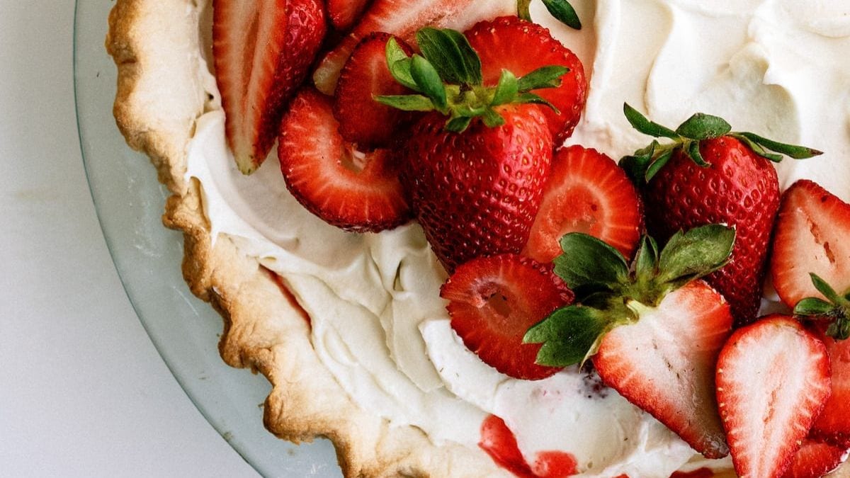 Strawberry Jello Pie Recipe. Photo credit Lauren's Latest.