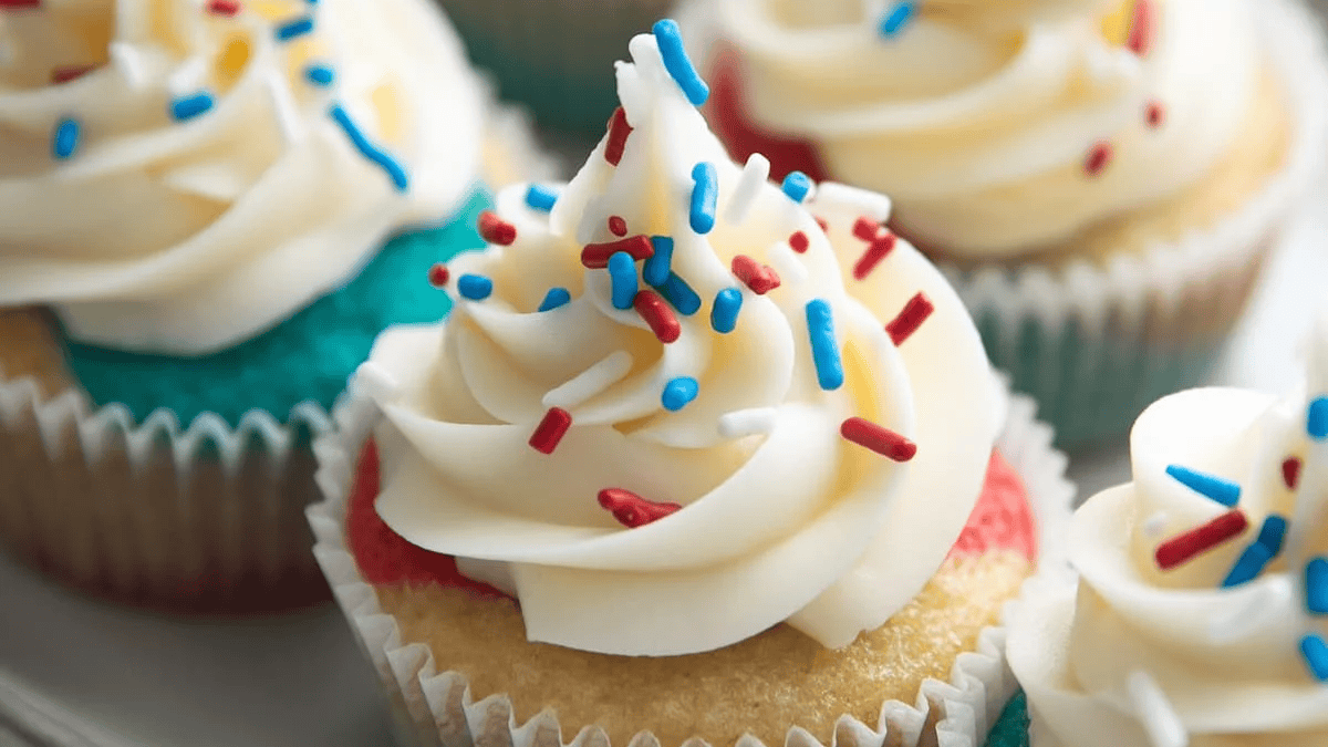 4th of July Cupcakes. Photo credit Lauren's Latest