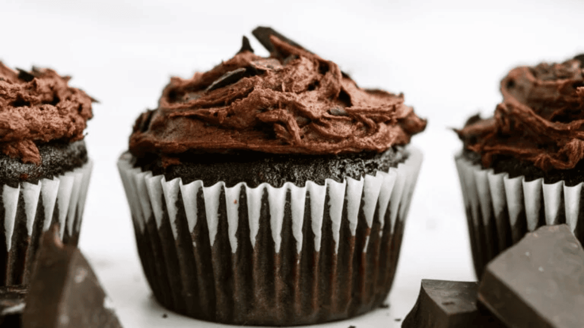 Chocolate Cupcakes with Buttercream Frosting Recipe. Photo credit Lauren's Latest.