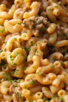 Easiest Cheeseburger Casserole. Photo credit Lauren's Latest.