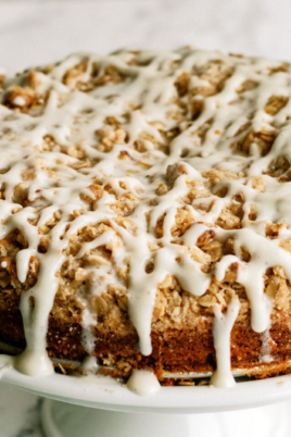 Apple Crumble Cake. Photo credit Best Desserts.