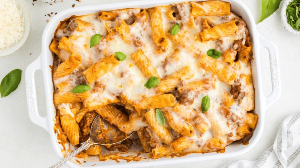 Easy Baked Rigatoni with Ground Beef. Photo credit Semi Homamade Kitchen.