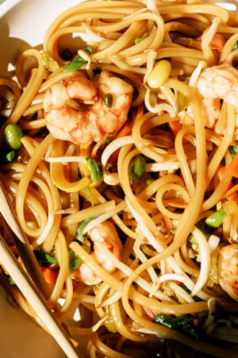 Teriyaki Shrimp Soba Noodle Bowl. Photo credit Lauren's Latest.