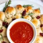 Cheesy Pull Apart Bread Christmas Wreath. Photo credit Southern Plate.