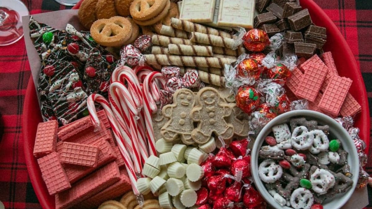 Christmas Dessert Board. Photo credit Lauren's Latest.