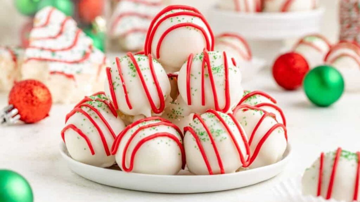 Little Debbie Christmas Tree Cake Balls. Photo credit Semi Homemade Kitchen.