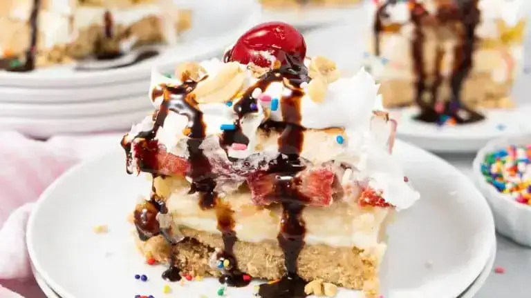 banana split cake recipe 768x768
