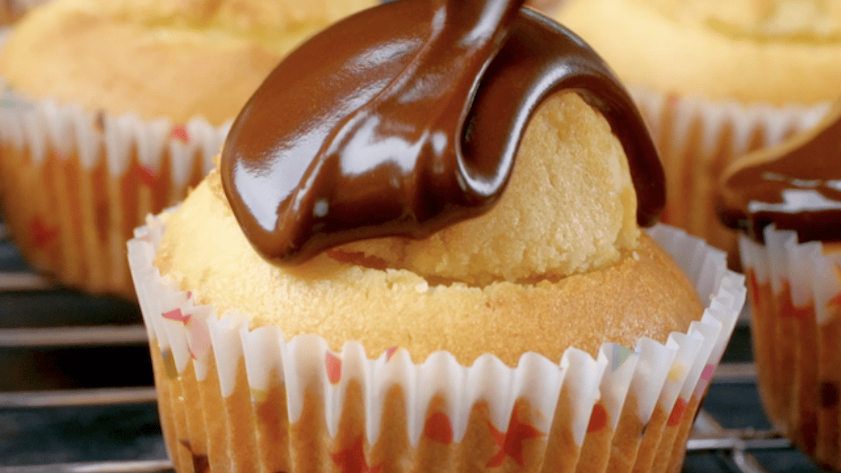 Boston Cream Cupcakes. Photo credit Chew Out Loud.