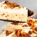 Butterfinger Pie Recipe (No Bake). Photo credit Lauren's Latest.