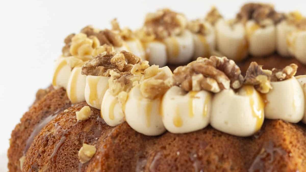 banana walnut cake hero3