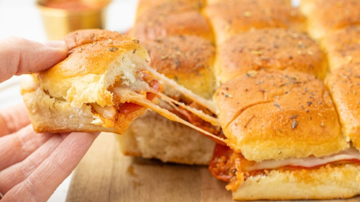 Pizza Sliders. Photo credit Lauren's Latest.