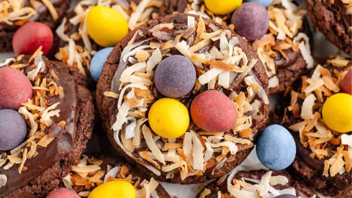 Easter Bird Nest Cookies. Photo credit Semi Homemade Kitchen.