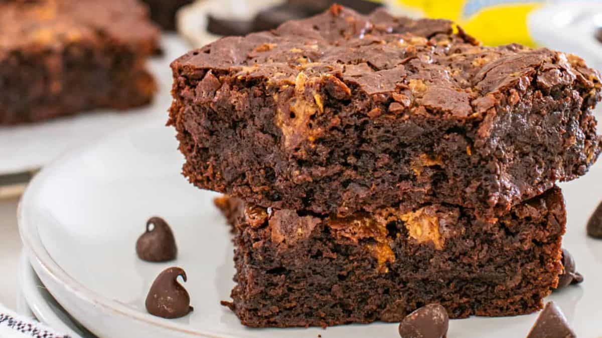 Butterfinger Brownies. Photo credit Lauren's Latest.