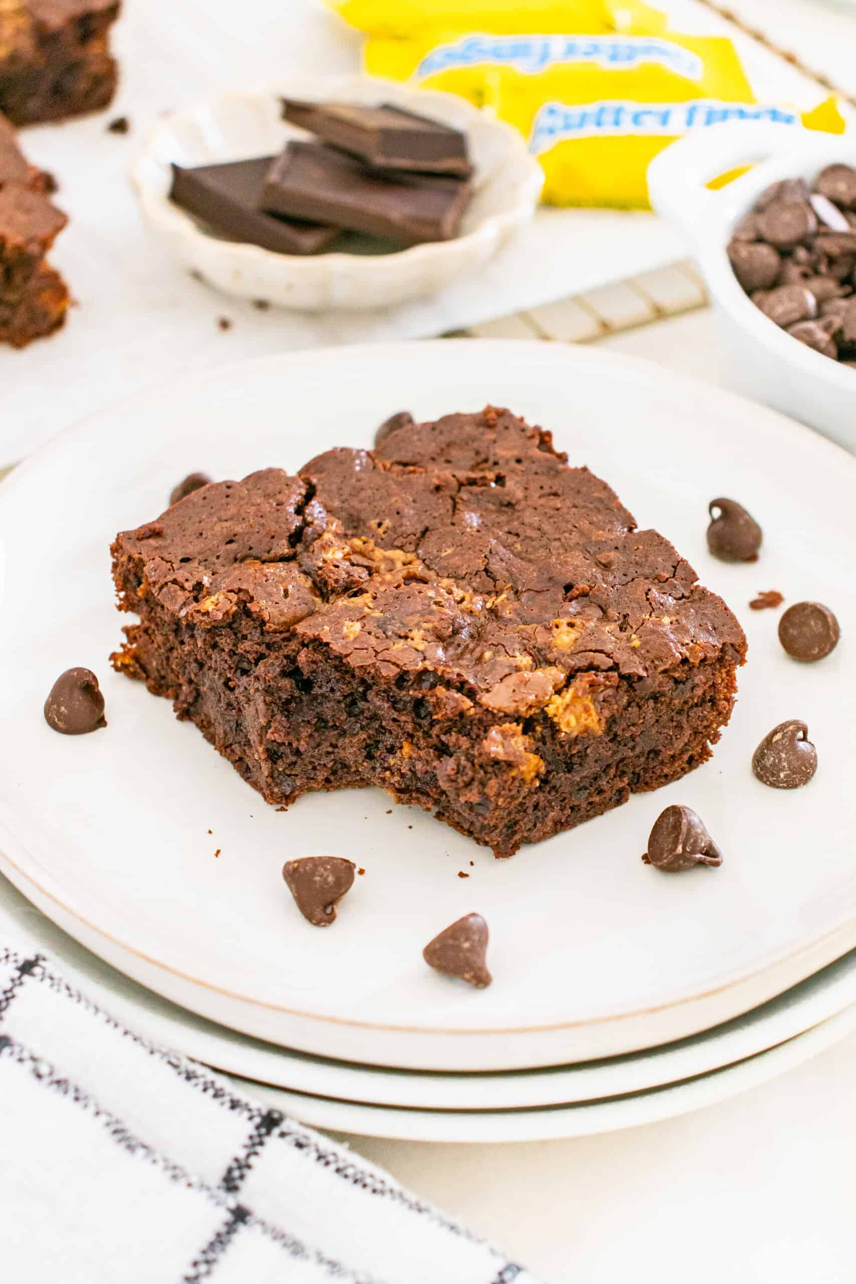 butterfinger brownies hero shot 12