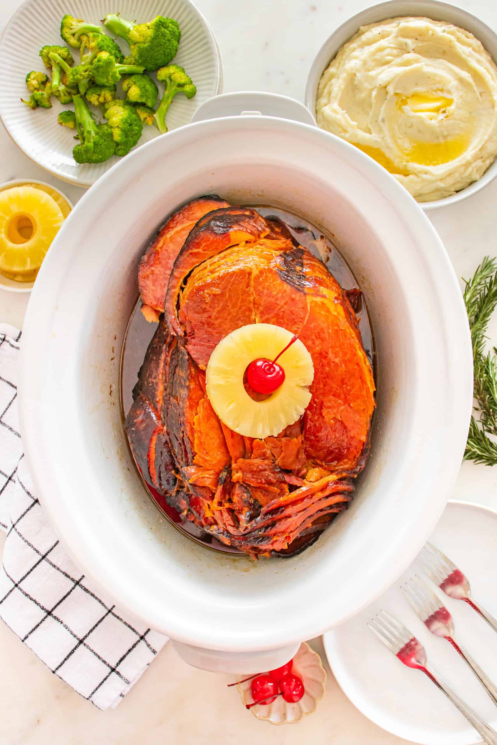 crockpot spiral ham hero shot 1
