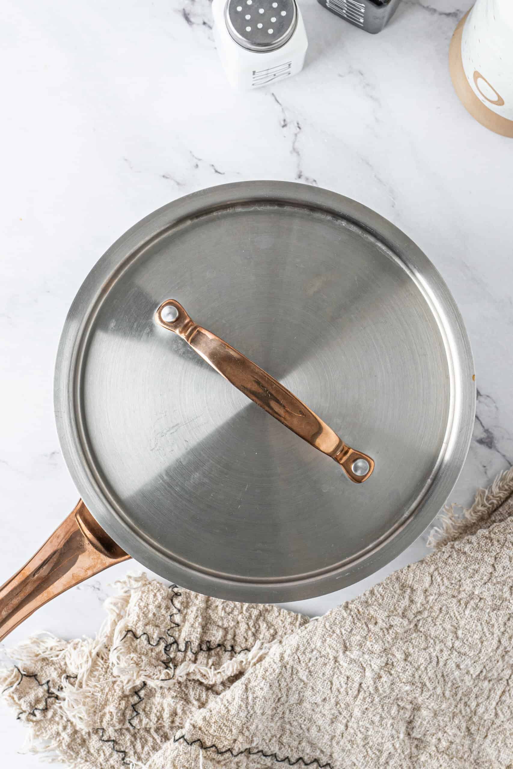 Saucepan covered with a lid