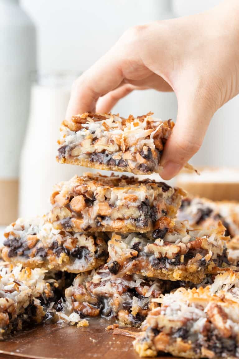 Magic Barbs Magic Bars Recipe (Hello Dolly Bars) - Lauren's Latest